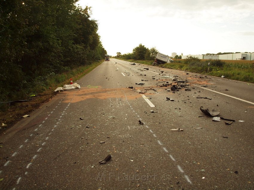 Schwerer VU Koeln Immendorf Kerkraderstr P297.JPG